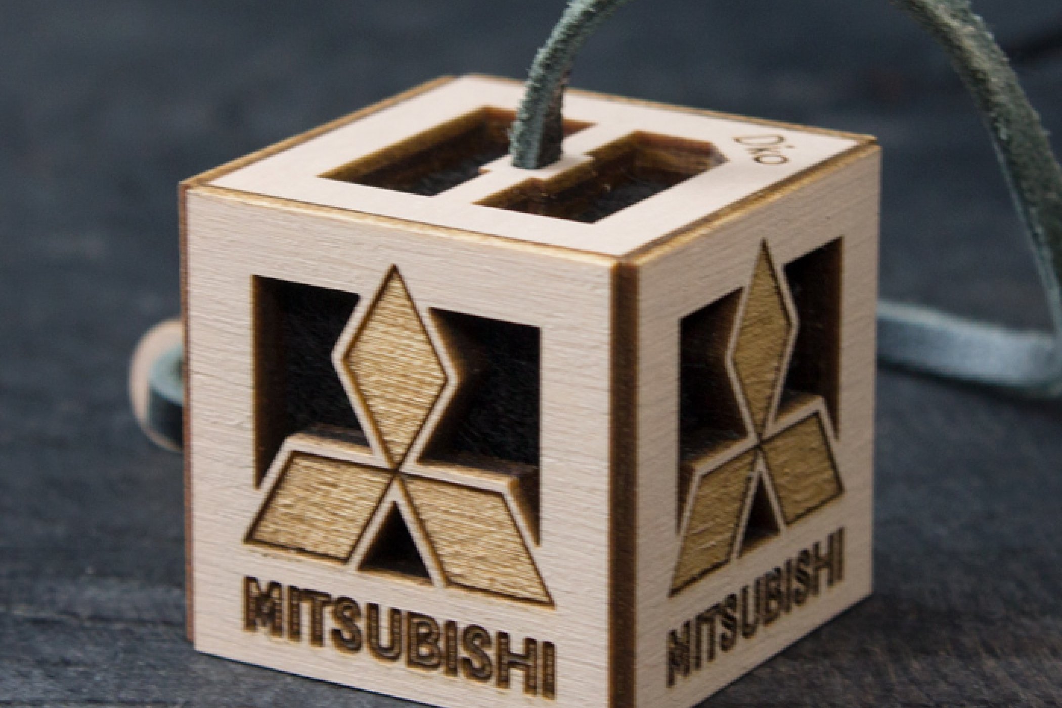 Ароматизатор для автомобиля Mitsubishi Ароматизатор для автомобиля Mitsubishi