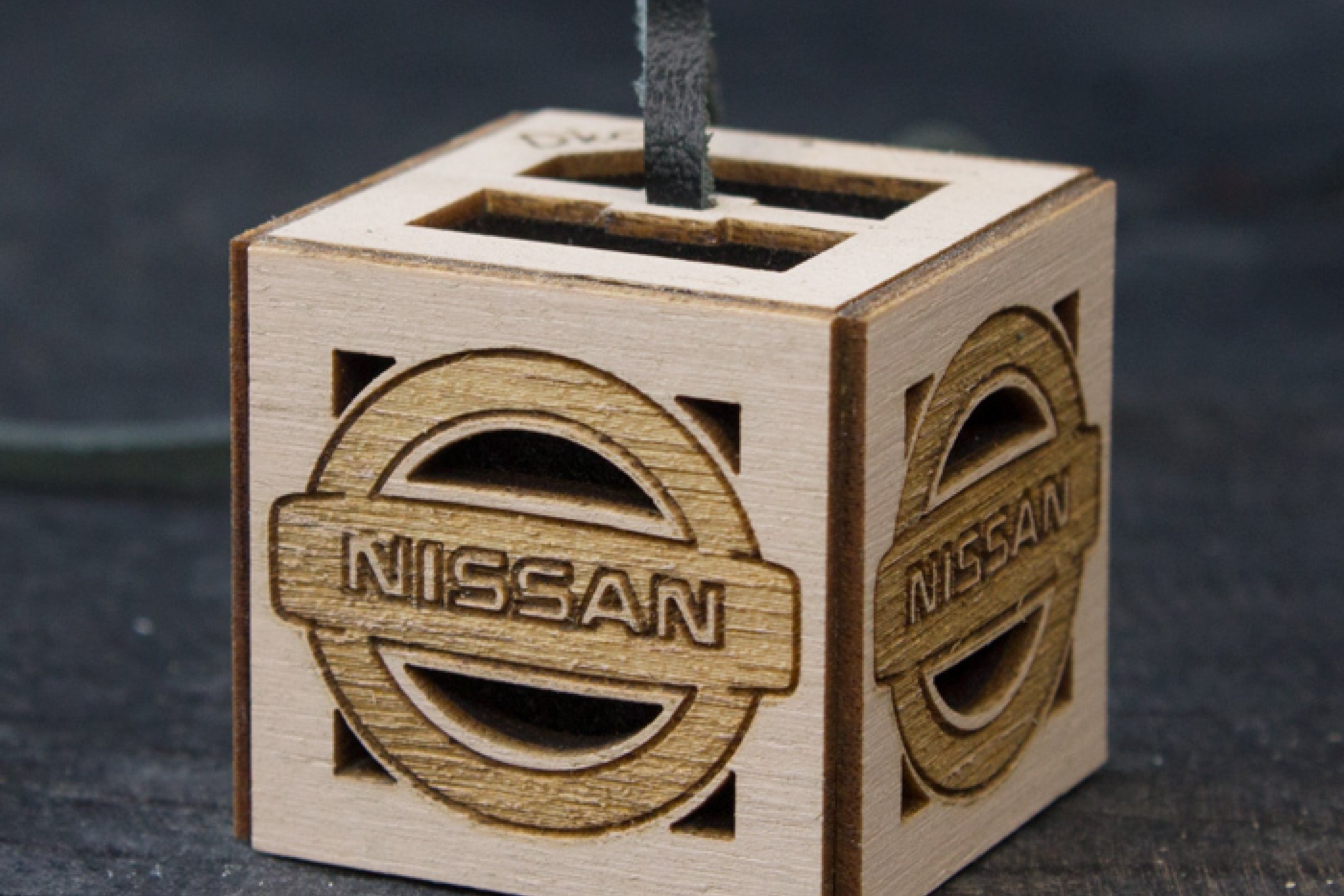 Ароматизатор для автомобиля Nissan Ароматизатор для автомобиля Nissan