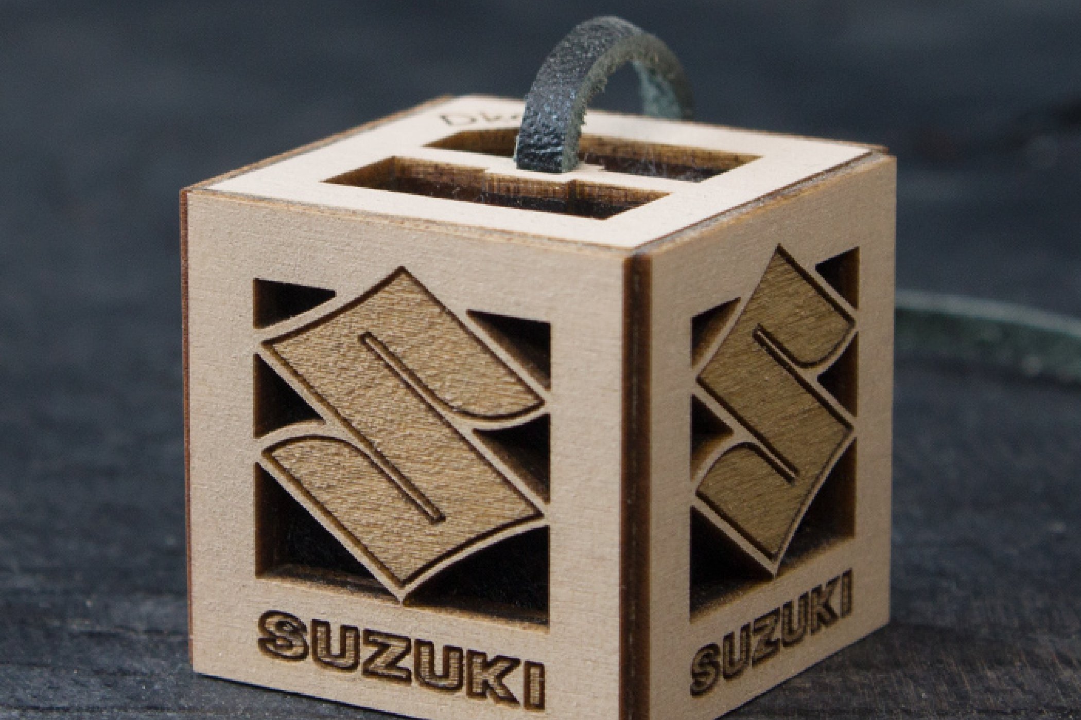 Ароматизатор для автомобиля Suzuki Ароматизатор для автомобиля Suzuki